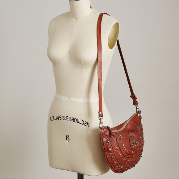 Campomaggi Catullo Clutch Bag Embellished Hobo shoulder purse cognac Studded - Picture 8 of 11